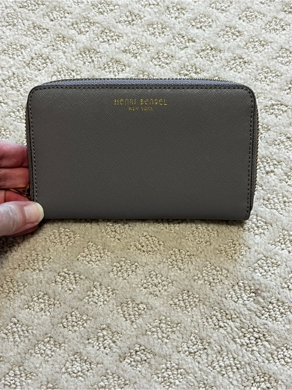 henri bendel compact wristlet